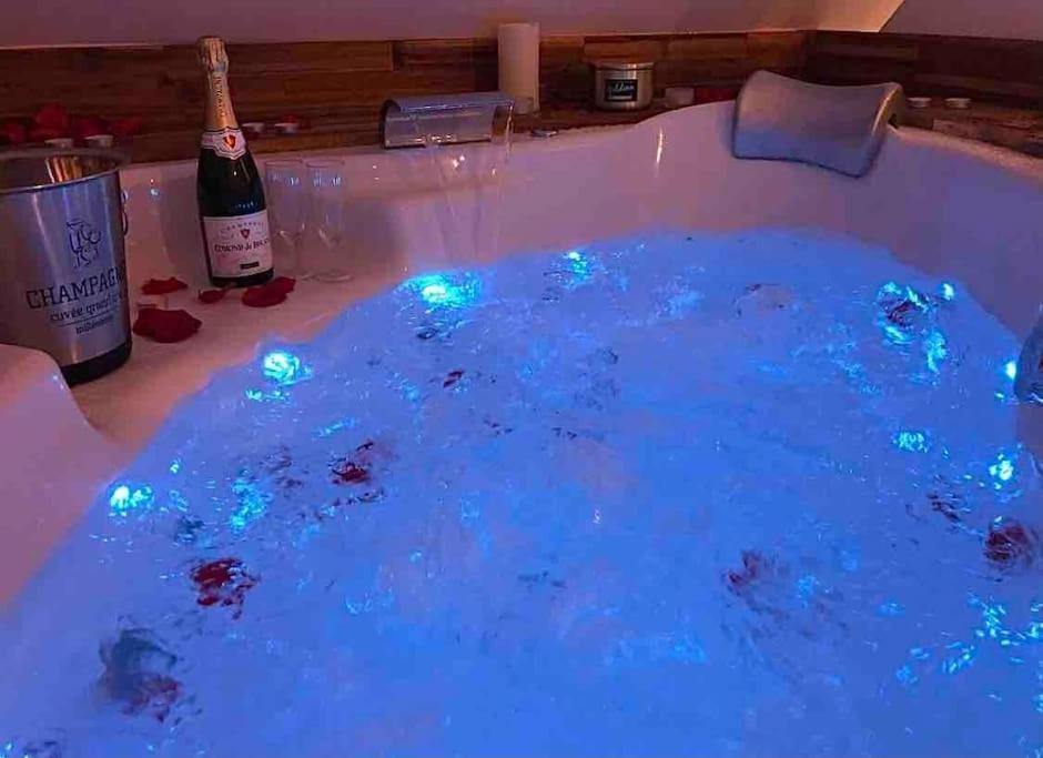 Sejour Detente Au Coeur De Macon Spa,Cine,Bouteille Offerte 外观 照片